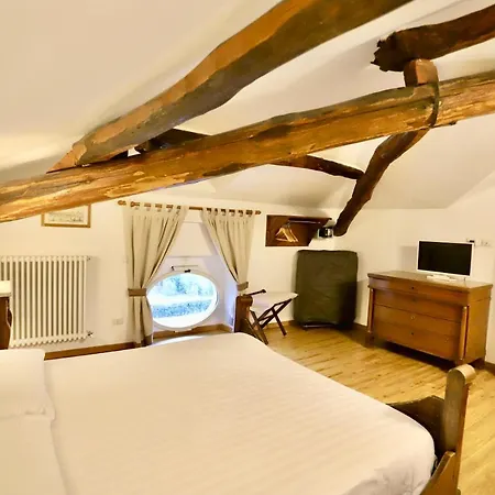 La Del Bed & Breakfast Ghirla
