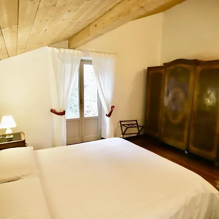 La Del Bed & Breakfast Ghirla