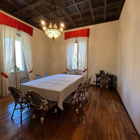 La Del Bed & Breakfast *