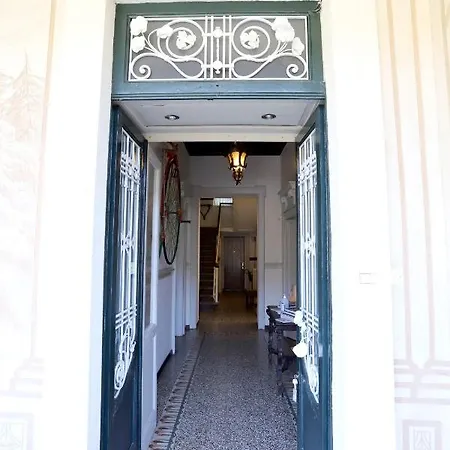 La Del Bed & Breakfast